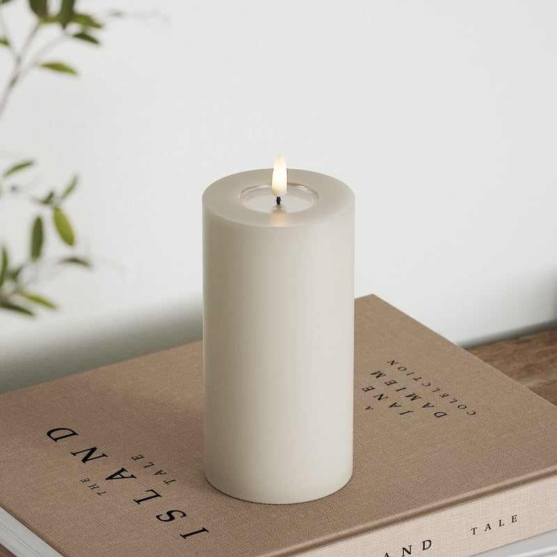 Deluxe Homeart LED Pillar candle Ø 7.5 x 15 cm Sand