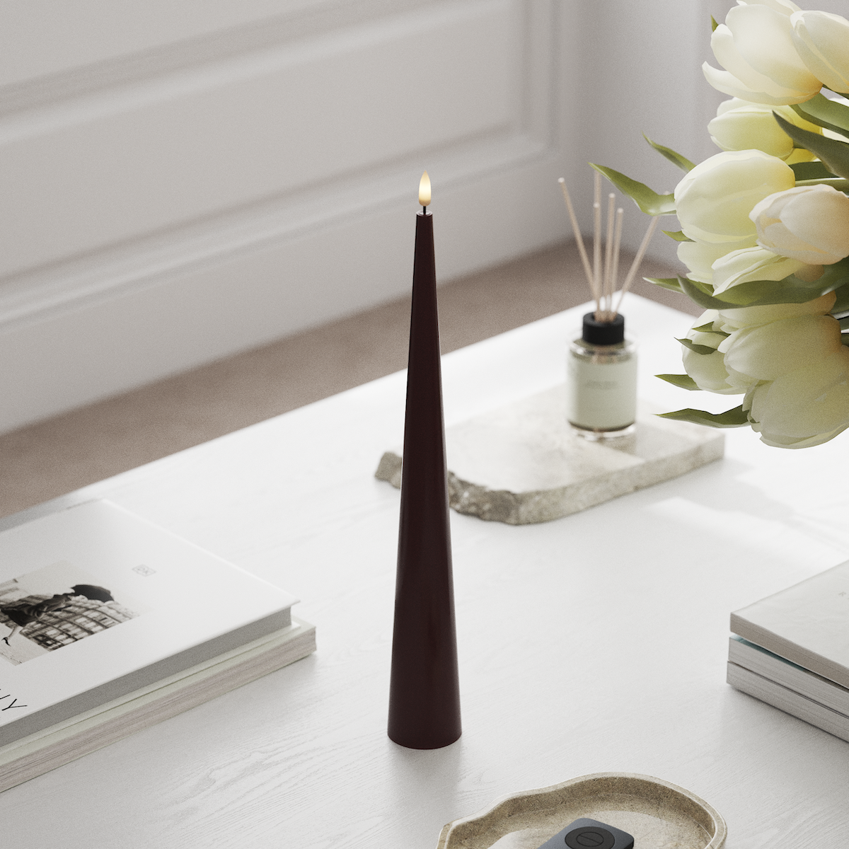 Deluxe Homeart Kužel světla D 5 x V 38 cm Bordó LED kuželové světlo 1