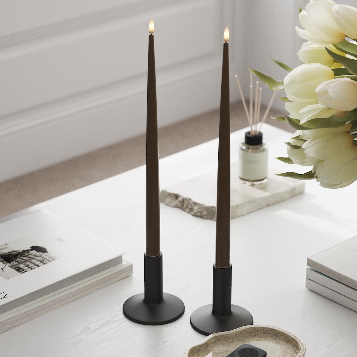 Deluxe Homeart LED Kertelys med Lak, 2 stk 38 cm Karamel LED kertelys 1